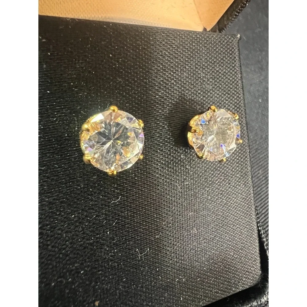 Vintage Genuine Cubic Zirconia Stud Earrings Made in USA Classic Solitaire NOS‎